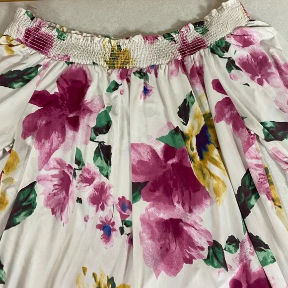 Off Shoulder Floral Smocked Blouse - Flaunt Boutique - Picture 6 of 13